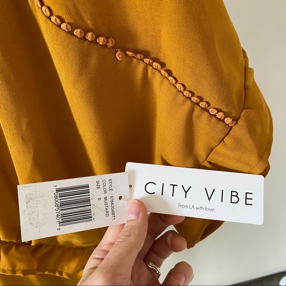 NEW✨ Mustard Yellow Short-Sleeved Dress - Picture 4 of 7